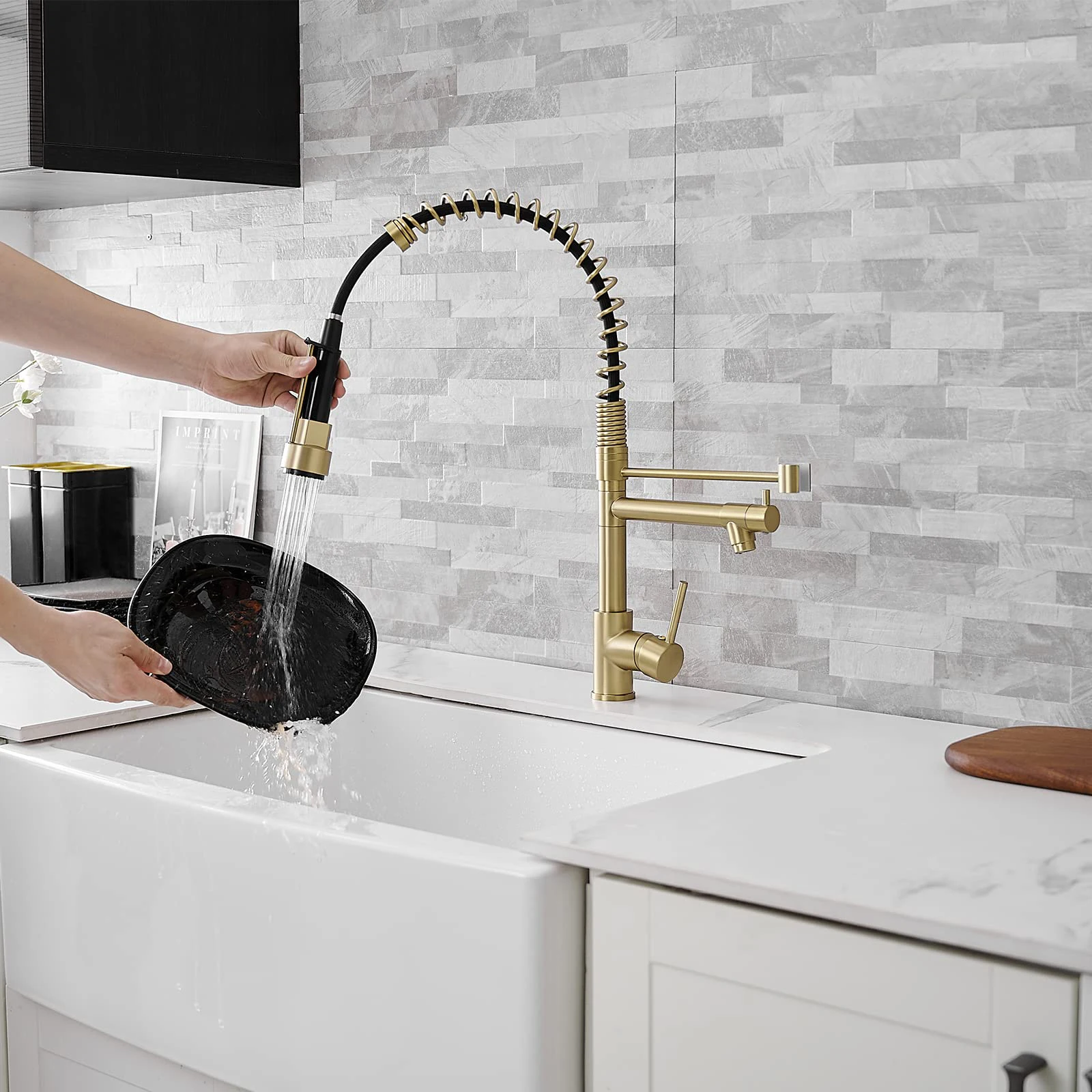 フレキシブルキッチン蛇口 プルダウンスプレーヤー付き 業務用 - Commercial Kitchen Taps のレビューと価格