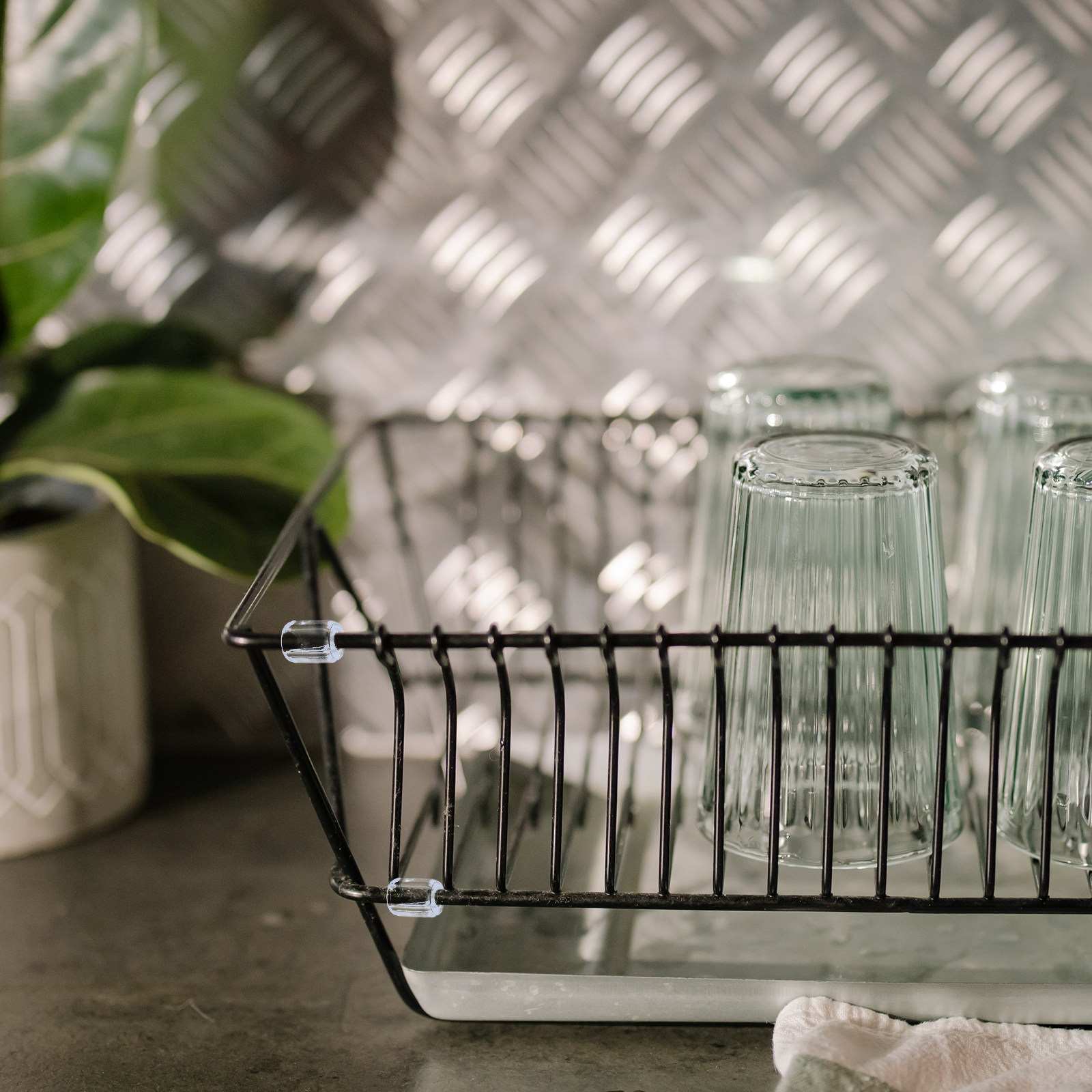 80 個キッチンシンクグリッドフィートプラスチック透明交換用 - Commercial Kitchen Setup のレビューと価格
