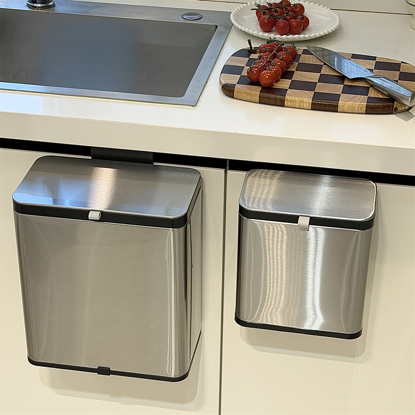ステンレス製吊り下げ式キッチンゴミ箱 キャビネットドア取り付 - Commercial Kitchen Bin のレビューと価格